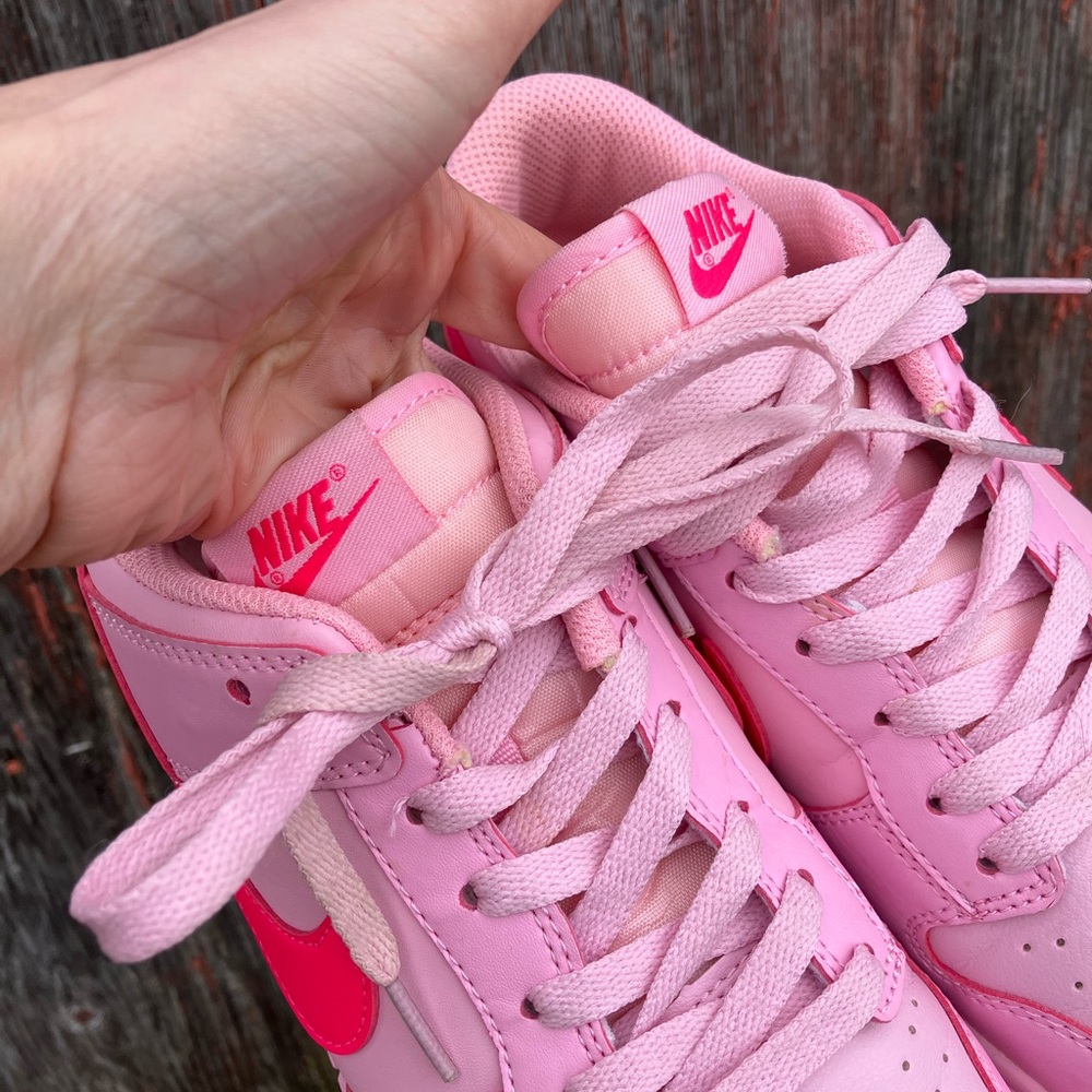 Rare Nike Triple Pink Dunk Low-Top Sneakers Women’s 8.5 - Picture 12 of 16